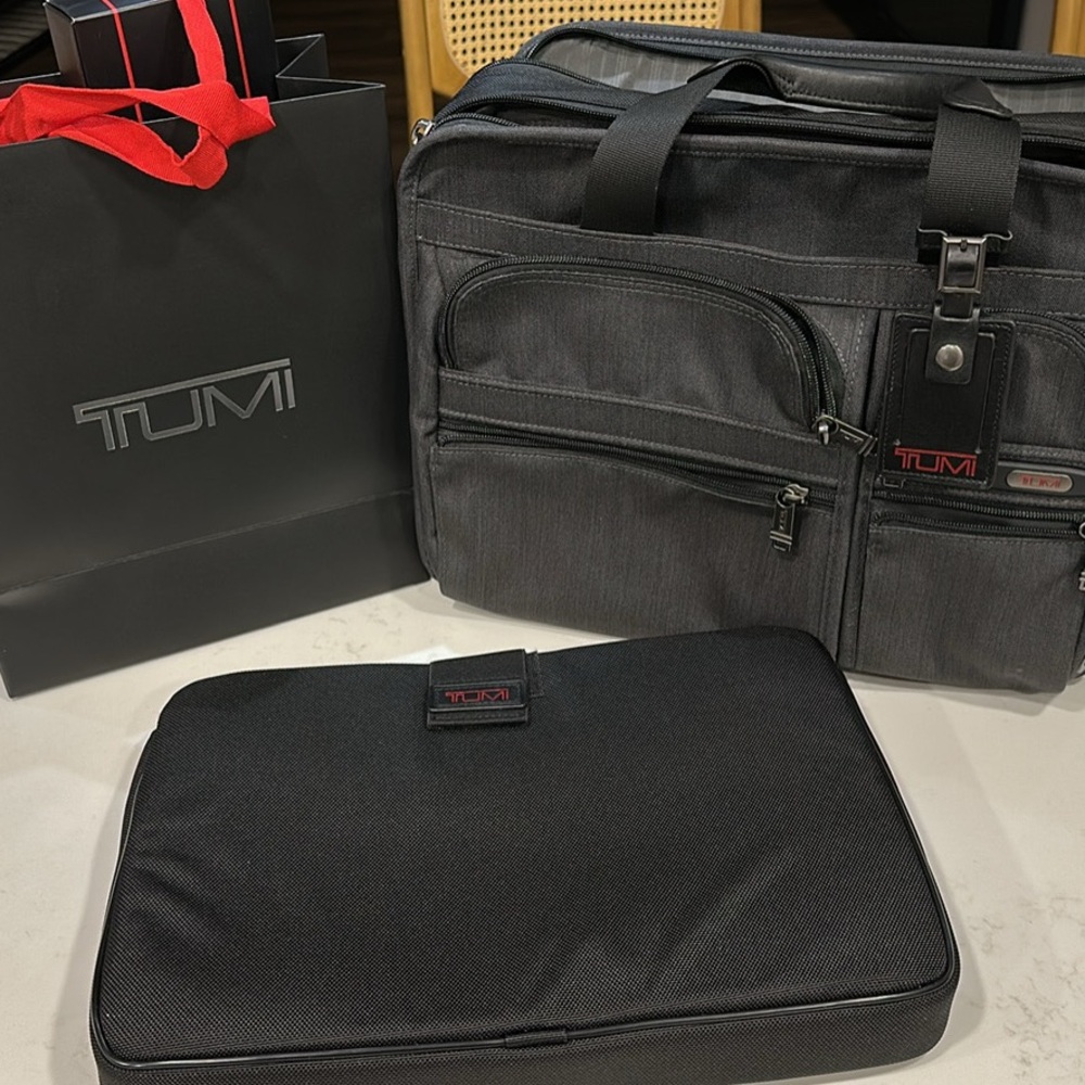 TUMI ALPHA Expandable Laptop bag